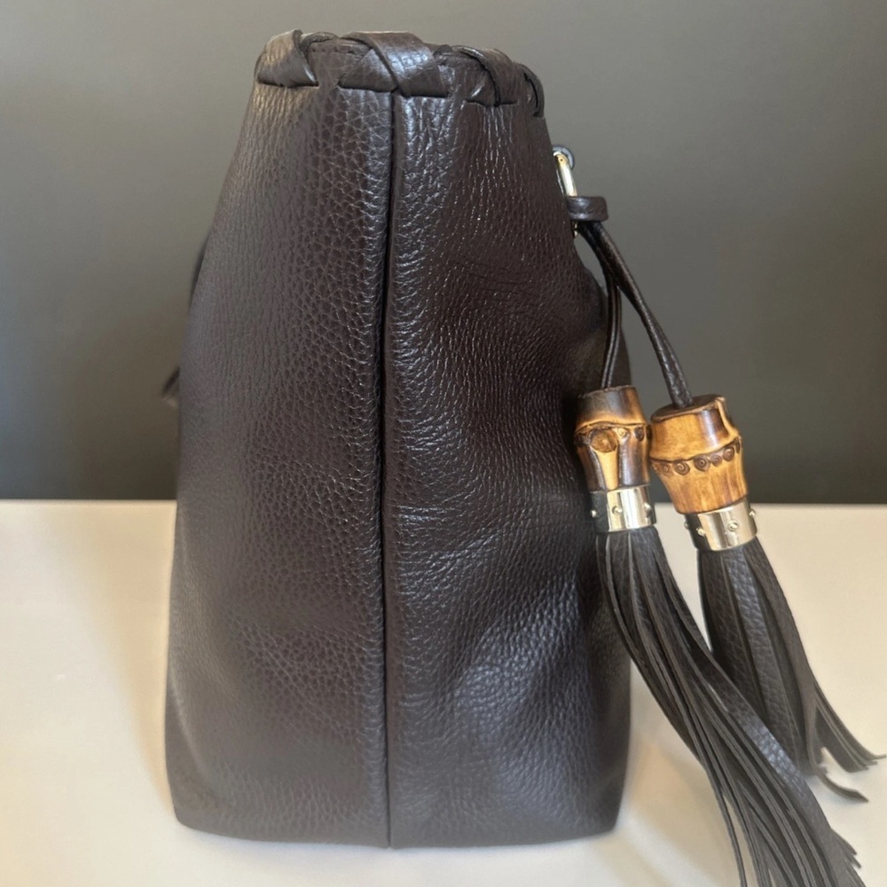 Gucci, brown leather tote with bamboo and tassels - Picture 9 of 16